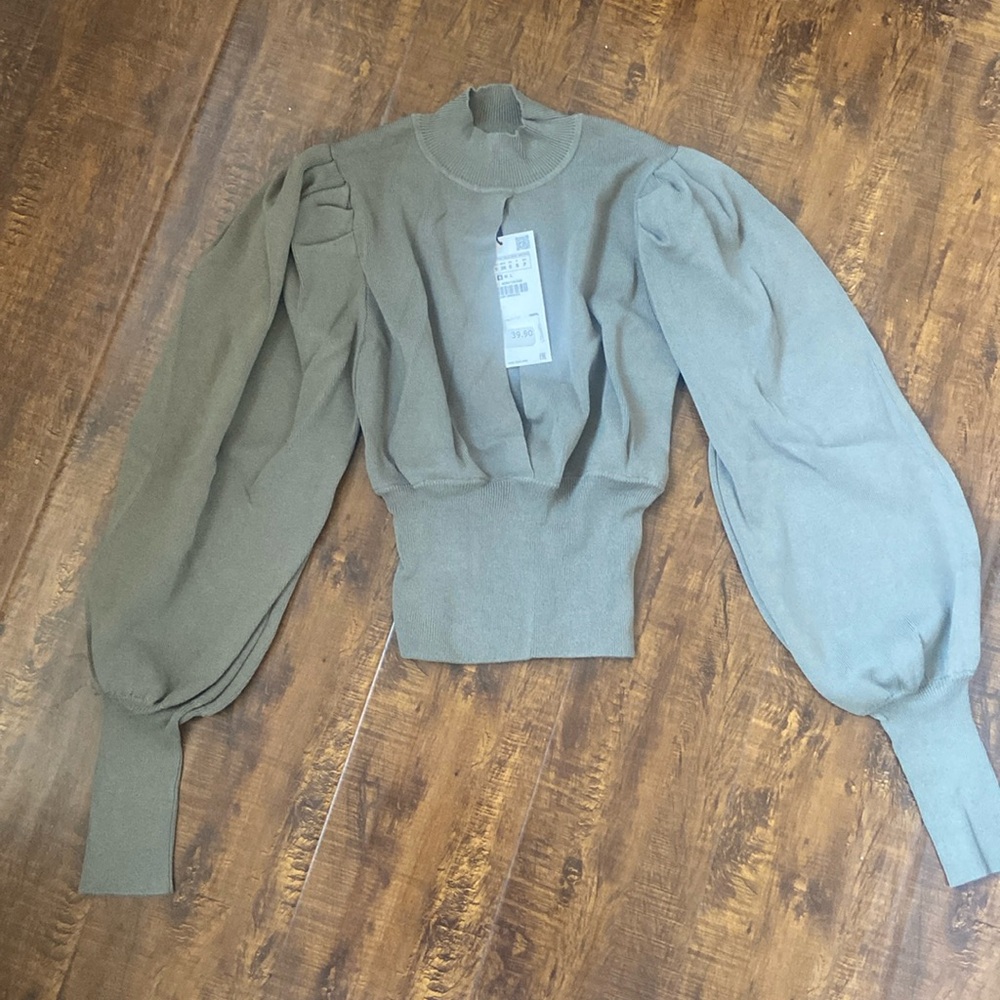 Brand new with tags Zara knit top